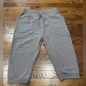 Boys gray Sean John knee length joggers size XL